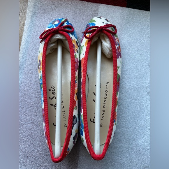 French Sole Floral Ballet Flat in Canvas * Like NEW * in US 6/36.5 Made in Spain - Picture 3 of 10